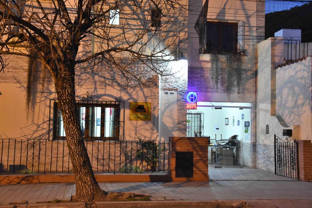 Ostello Residencial El Hogar Salta Esterno foto